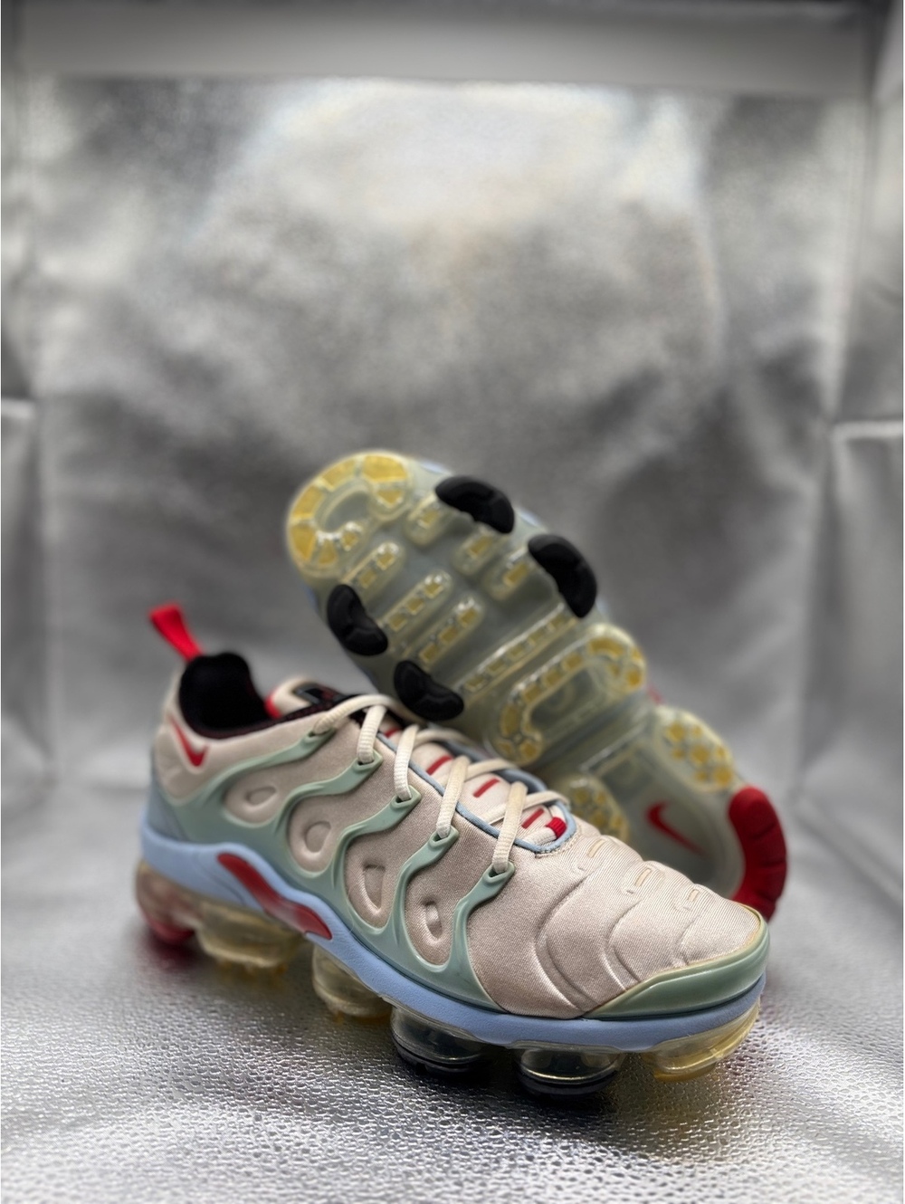 Nike air vapormax plus university red